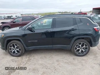 2025 Jeep Compass Limited with VIN 3C4NJDCN3ST541115, listed as a IAAI auction lot 42125338 with 2,065 mi miles and . Bid and sale history available at DreamBid. Image 14.