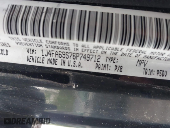 2006 Jeep Wrangler Rubicon z VIN 1J4FA69S76P749712, wystawiony jako IAAI lot #42240375 z przebiegiem 75 405 mil mil oraz . Historia ofert i sprzedaży dostępna na DreamBid. Obrazek 9.