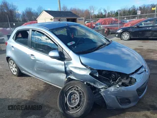 2013 Mazda Mazda2 Sport with VIN JM1DE1KZ9D0153941, listed as a IAAI auction lot 40823861 with 41,044 mi miles. Bid and sale history available at carsss.com. Image 1.