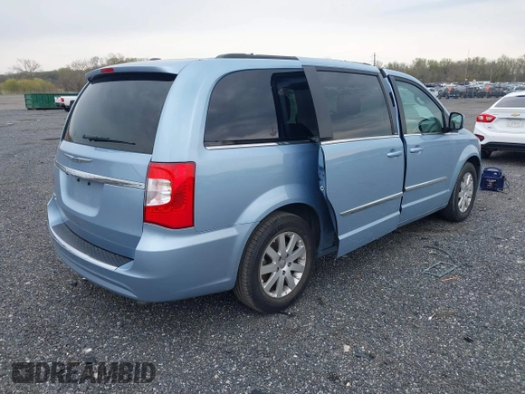 2012 Chrysler Town & Country Touring with VIN 2C4RC1BG8CR386689, listed as a IAAI auction lot 42006865 with 86,000 mi miles. Bid and sale history available at carsss.com. Image 4.