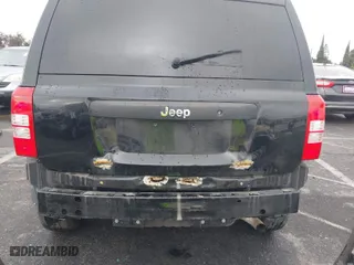 2017 Jeep Patriot Sport with VIN 1C4NJPBB9HD103349, listed as a IAAI auction lot 41528460 with 122,026 mi miles. Bid and sale history available at carsss.com. Image 6.