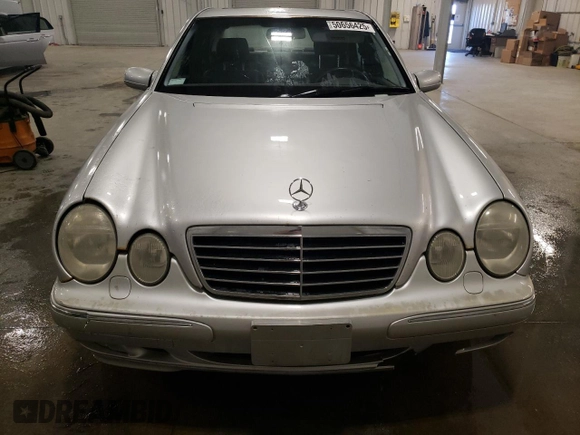 2001 Mercedes-Benz E 320/430 4 Matic with VIN WDBJF83J31X057905, listed as a Copart auction lot 50656425 with 155,217 mi miles and Salvage Title. Bid and sale history available at DreamBid. Image 5.