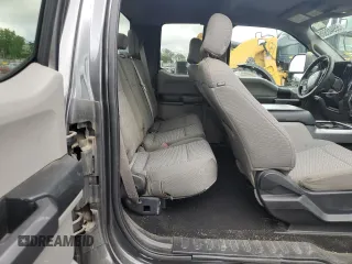 2019 Ford F-350 XL z VIN 1FD8X3HT2KEE17555, wystawiony jako Copart lot #55940505 z przebiegiem 107 979 mil mil oraz Szkody całkowita. Historia ofert i sprzedaży dostępna na DreamBid. Obrazek 10.