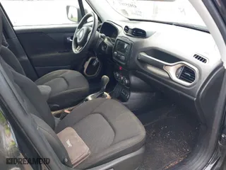 2017 Jeep Renegade Sport with VIN ZACCJAAB8HPF18198, listed as a IAAI auction lot 42025787 with 100,564 mi miles. Bid and sale history available at carsss.com. Image 5.