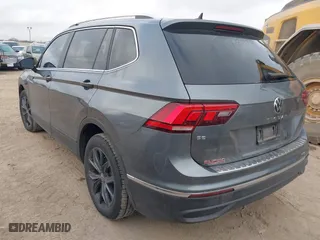 2022 Volkswagen Tiguan SE with VIN 3VV3B7AX6NM138286, listed as a IAAI auction lot 41642157 with 34,096 mi miles. Bid and sale history available at carsss.com. Image 3.