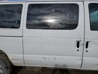 2014 Ford Econoline Passenger XL z VIN 1FBNE3BL1EDB20488, wystawiony jako Copart lot #43777575 z przebiegiem 72 101 mil mil oraz Szkody całkowita. Historia ofert i sprzedaży dostępna na DreamBid. Obrazek 11.