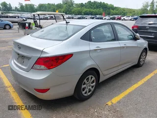 2012 Hyundai Accent GLS z VIN KMHCT4AE8CU229430, wystawiony jako IAAI lot #42467230 z przebiegiem 57 939 mil mil oraz . Historia ofert i sprzedaży dostępna na DreamBid. Obrazek 4.