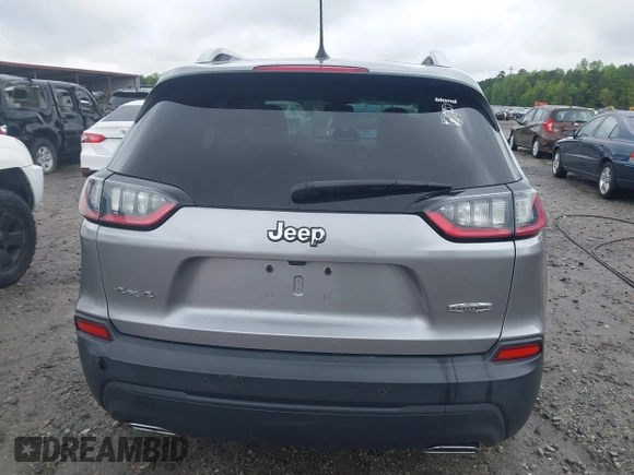 2019 Jeep Cherokee Latitude Plus with VIN 1C4PJMLX7KD104542, listed as a IAAI auction lot 41972055 with 105,129 mi miles. Bid and sale history available at carsss.com. Image 17.