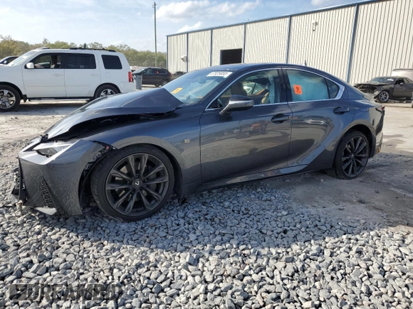 2024 Lexus IS 300 z VIN JTHBA1D2XR5131457, wystawiony jako Copart lot #47825855 z przebiegiem 17 118 mil mil oraz Nie do naprawy • Non repairable. Historia ofert i sprzedaży dostępna na DreamBid. Obrazek 1.