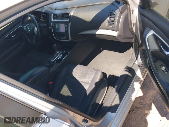2017 Nissan Altima 2.5 SV with VIN 1N4AL3APXHC262634, listed as a IAAI auction lot 39251600 with 193,110 mi miles. Bid and sale history available at carsss.com. Image 5.