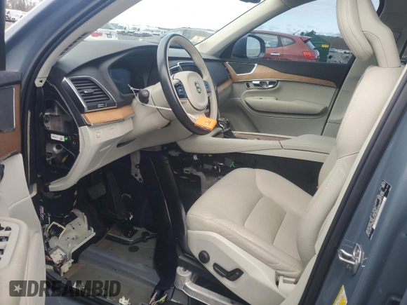 2021 Volvo XC90 Momentum with VIN YV4A221K2M1702621, listed as a Copart auction lot 51053585 with 65,991 mi miles and Salvage Title. Bid and sale history available at DreamBid. Image 7.