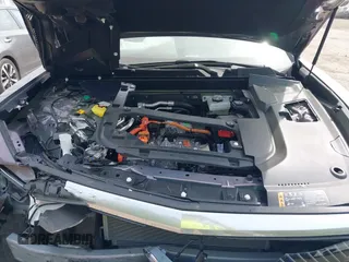 2024 Cadillac LYRIQ z VIN 1GYKPMRLXRZ141816, wystawiony jako IAAI lot #42113732 z przebiegiem 7 704 mil mil oraz . Historia ofert i sprzedaży dostępna na DreamBid. Obrazek 10.