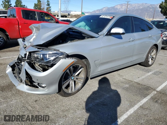 2018 BMW 3 Series 330i xDrive with VIN WBA8Z9C52JG828738, listed as a Copart auction lot 42131075 with 0 mi miles and Salvage Title. Bid and sale history available at carsss.com. Image 1.