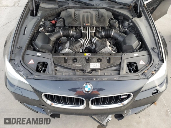 2013 BMW M5 with VIN WBSFV9C58DC772976, listed as a Copart auction lot 84523044 with 93,515 mi miles and Salvage Title. Bid and sale history available at carsss.com. Image 11.