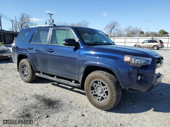 2024 Toyota 4Runner SR5 Premium with VIN JTENU5JR4R6221837, listed as a Copart auction lot 46800685 with 29,679 mi miles and Salvage Title. Bid and sale history available at carsss.com. Image 4.