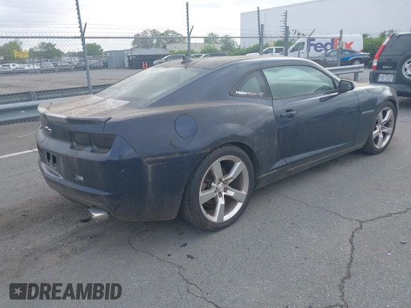 2011 Chevrolet Camaro 1LT z VIN 2G1FF1ED6B9161612, wystawiony jako IAAI lot #41945947 z przebiegiem 135 956 mil mil oraz . Historia ofert i sprzedaży dostępna na DreamBid. Obrazek 4.