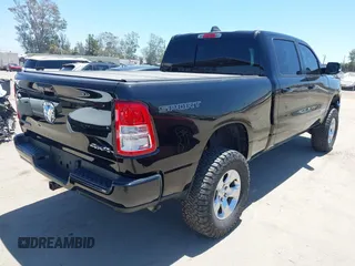 2022 Ram 1500 Big Horn z VIN 1C6RRFMG7NN441178, wystawiony jako IAAI lot #42721492 z przebiegiem 16 459 mil mil oraz . Historia ofert i sprzedaży dostępna na DreamBid. Obrazek 4.