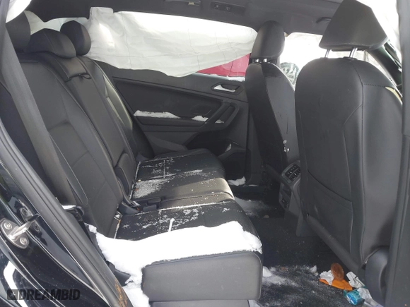 2020 Volkswagen Tiguan SE with VIN 3VV2B7AX4LM136531, listed as a IAAI auction lot 41528490 with 62,659 mi miles. Bid and sale history available at carsss.com. Image 8.