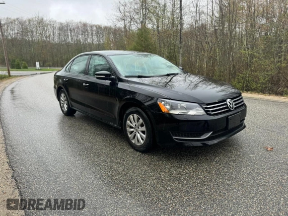 2013 Volkswagen Passat S z VIN 1VWAP7A37DC091531, wystawiony jako Copart lot #56255445 z przebiegiem 135 917 mil mil oraz Czysty tytuł • Clean title. Historia ofert i sprzedaży dostępna na DreamBid. Obrazek 1.