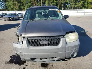 2005 Ford Escape XLT with VIN 1FMCU93105KA96729, listed as a Copart auction lot 75553354 with 220,081 mi miles and Salvage Title. Bid and sale history available at carsss.com. Image 5.