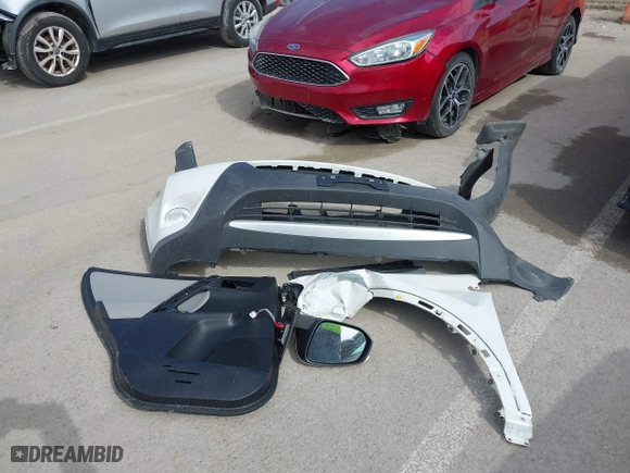 2014 Toyota RAV4 Limited with VIN 2T3DFREV1EW180066, listed as a IAAI auction lot 41687055 with 58,320 mi miles. Bid and sale history available at carsss.com. Image 12.