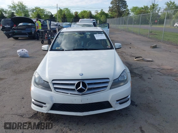 2012 Mercedes-Benz C 300 Sport с VIN WDDGF8BB0CR198952, выставлен на аукционе IAAI как лот 42217652 с пробегом 138 919 миль миль и . История ставок и продаж доступна на DreamBid. Изображение 12.