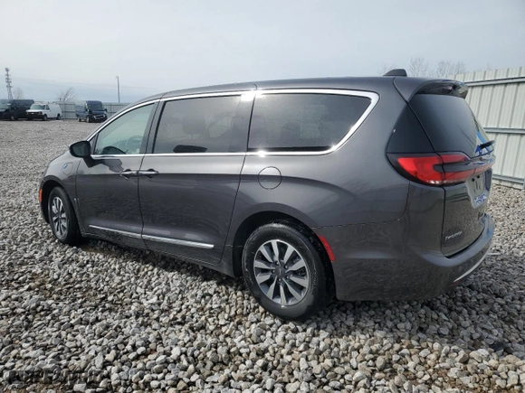 2023 Chrysler Pacifica Hybrid Limited with VIN 2C4RC1S7XPR588682, listed as a Copart auction lot 47543165 with 31,914 mi miles and Non Repairable. Bid and sale history available at carsss.com. Image 2.