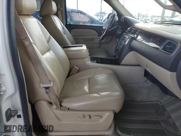 2010 GMC Yukon XL Denali with VIN 1GKUKMEF6AR146632, listed as a Copart auction lot 43939415 with 165,204 mi miles and Salvage Title. Bid and sale history available at carsss.com. Image 7.