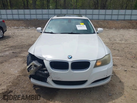 2009 BMW 3 Series 328i with VIN WBAPH77559NL83531, listed as a IAAI auction lot 41968727 with 159,755 mi miles. Bid and sale history available at carsss.com. Image 13.
