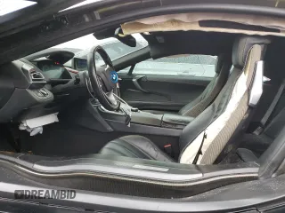 2017 BMW i8 z VIN WBY2Z2C32HV676656, wystawiony jako Copart lot #82736073 z przebiegiem Nie podano mil oraz . Historia ofert i sprzedaży dostępna na DreamBid. Obrazek 7.