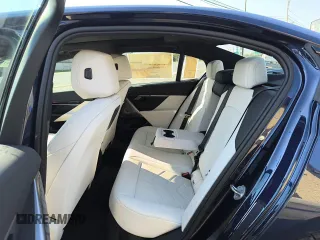 2024 BMW i5 eDrive40 z VIN WBY33FK03RCR31834, wystawiony jako Copart lot #76007834 z przebiegiem 60 mil mil oraz Szkody całkowita. Historia ofert i sprzedaży dostępna na DreamBid. Obrazek 12.
