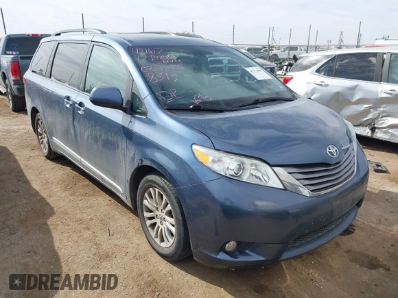 2017 Toyota Sienna XLE Auto Access Seat with VIN 5TDYZ3DC1HS888393, listed as a IAAI auction lot 41572093 with 95,290 mi miles. Bid and sale history available at carsss.com. Image 1.