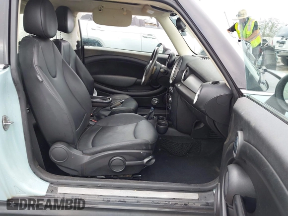 2013 MINI Hardtop with VIN WMWSU3C50DT546031, listed as a IAAI auction lot 42542290 with 119,711 mi miles and . Bid and sale history available at DreamBid. Image 5.