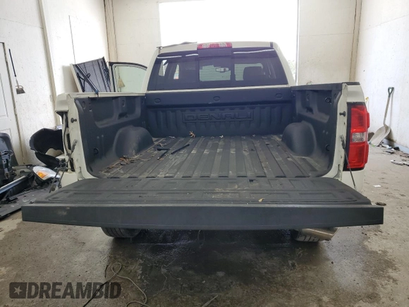 2015 GMC Sierra 1500 Denali z VIN 3GTU2WEC0FG205632, wystawiony jako Copart lot #42509215 z przebiegiem 114 684 mil mil oraz Szkoda całkowita • Salvage title. Historia ofert i sprzedaży dostępna na DreamBid. Obrazek 6.