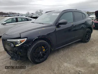 2020 Alfa Romeo Stelvio Ti z VIN ZASPAKBN3L7C98160, wystawiony jako Copart lot #47370685 z przebiegiem 62 099 mil mil oraz Szkody całkowita. Historia ofert i sprzedaży dostępna na DreamBid. Obrazek 1.