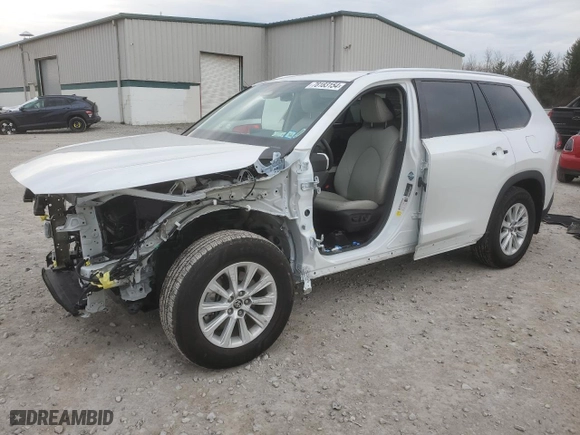 2024 Toyota Grand Highlander XLE with VIN 5TDAAAB57RS020210, listed as a Copart auction lot 78183154 with 10,592 mi miles and Salvage Title. Bid and sale history available at carsss.com. Image 1.