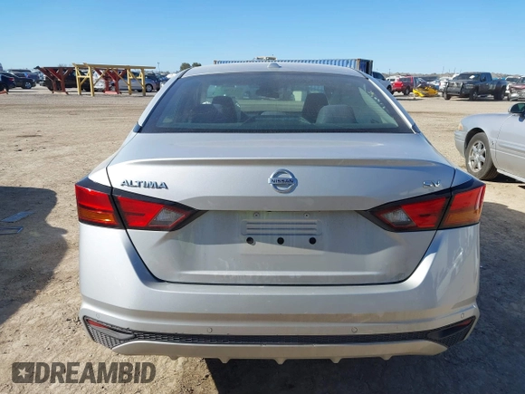 2021 Nissan Altima 2.5 SV with VIN 1N4BL4DV9MN340467, listed as a IAAI auction lot 41470877 with 61,678 mi miles. Bid and sale history available at carsss.com. Image 16.