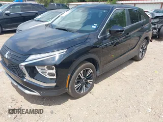 2025 Mitsubishi Eclipse Cross SE z VIN JA4ATWAA5SZ004141, wystawiony jako IAAI lot #42188861 z przebiegiem 7 481 mil mil oraz . Historia ofert i sprzedaży dostępna na DreamBid. Obrazek 20.