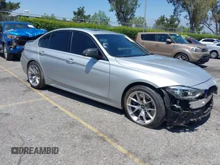 2018 BMW 3 Series 340i z VIN WBA8B3G57JNV00822, wystawiony jako IAAI lot #42197082 z przebiegiem 46 963 mil mil oraz . Historia ofert i sprzedaży dostępna na DreamBid. Obrazek 1.