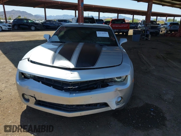2011 Chevrolet Camaro 2LS z VIN 2G1FA1ED0B9157330, wystawiony jako IAAI lot #41970306 z przebiegiem 179 262 mil mil oraz . Historia ofert i sprzedaży dostępna na DreamBid. Obrazek 12.
