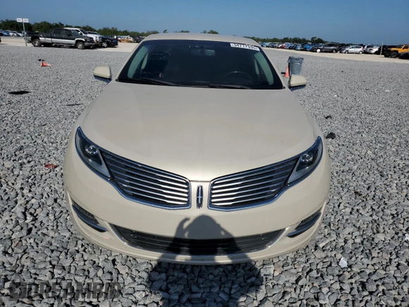 2016 Lincoln MKZ z VIN 3LN6L2G93GR615052, wystawiony jako Copart lot #54717335 z przebiegiem 86 575 mil mil oraz Szkoda całkowita • Salvage title. Historia ofert i sprzedaży dostępna na DreamBid. Obrazek 5.