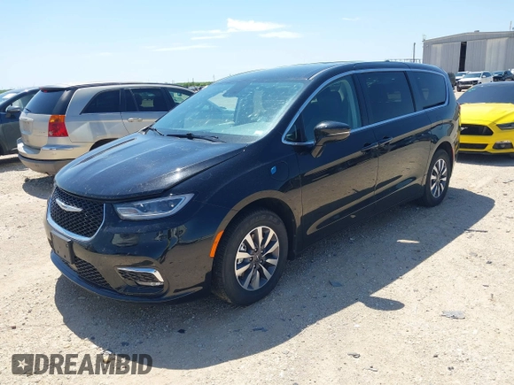 2024 Chrysler Pacifica Hybrid Select with VIN 2C4RC1S70RR169467, listed as a IAAI auction lot 42448734 with 38,062 mi miles and . Bid and sale history available at DreamBid. Image 17.