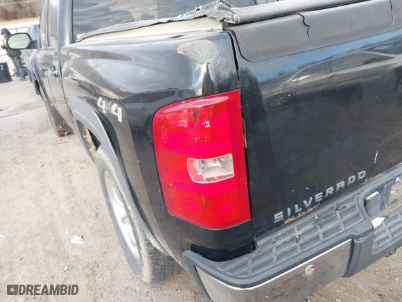 2007 Chevrolet Silverado 1500 LTZ with VIN 2GCEK13YX71690006, listed as a IAAI auction lot 41335272 with 249,949 mi miles. Bid and sale history available at carsss.com. Image 6.