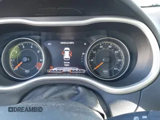 2015 Jeep Cherokee Limited with VIN 1C4PJMDB7FW610031, listed as a IAAI auction lot 41781285 with 51,913 mi miles. Bid and sale history available at carsss.com. Image 7.