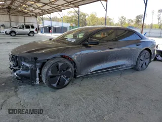 2025 Lucid Air Touring z VIN 50EA1TEA7SA004737, wystawiony jako Copart lot #51099635 z przebiegiem 1 848 mil mil oraz Szkoda całkowita • Salvage title. Historia ofert i sprzedaży dostępna na DreamBid. Obrazek 1.