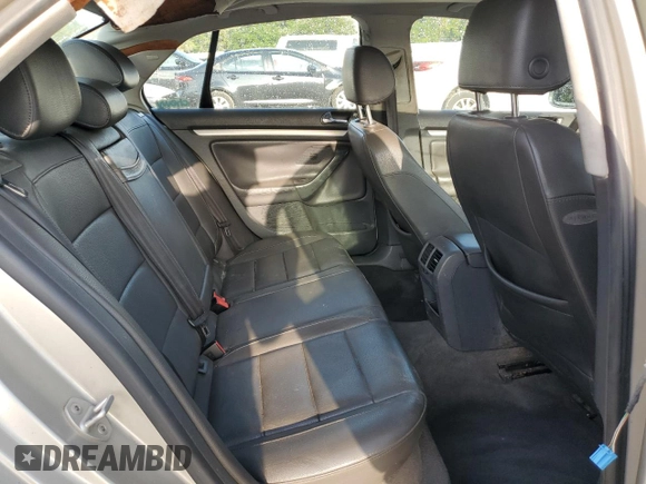 2005 Volkswagen Jetta 2.5L with VIN 3VWRF71K55M633965, listed as a Copart auction lot 58065205 with 131,424 mi miles and Salvage title. Bid and sale history available at DreamBid. Image 10.