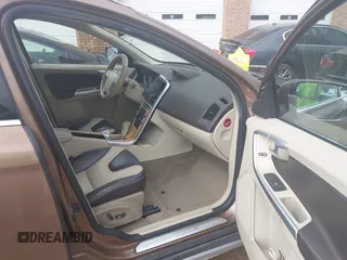 2010 Volvo XC60 3.0T z VIN YV4992DZ1A2020844, wystawiony jako IAAI lot #42221723 z przebiegiem 247 027 mil mil oraz . Historia ofert i sprzedaży dostępna na DreamBid. Obrazek 5.