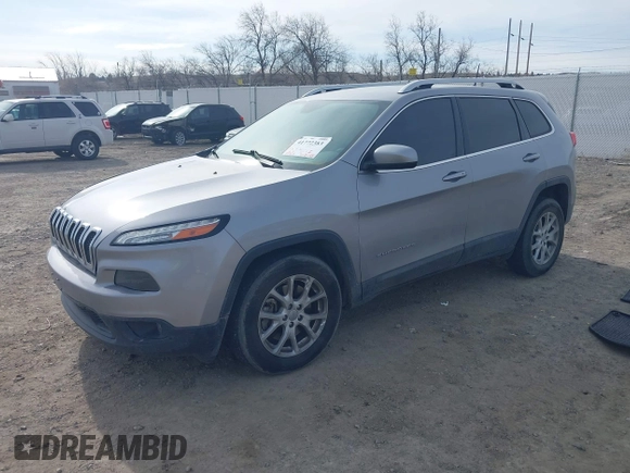 2017 Jeep Cherokee Latitude z VIN 1C4PJMCB0HD213955, wystawiony jako IAAI lot #41772383 z przebiegiem 88 964 mil mil oraz . Historia ofert i sprzedaży dostępna na DreamBid. Obrazek 17.