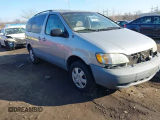 2002 Toyota Sienna CE with VIN 4T3ZF19CX2U424955, listed as a IAAI auction lot 41368364 with 130,891 mi miles. Bid and sale history available at carsss.com. Image 1.