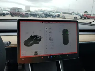 2020 Tesla Model 3 Standard Range Plus z VIN 5YJ3E1EA1LF784832, wystawiony jako Copart lot #57912995 z przebiegiem 77 665 mil mil oraz Szkoda całkowita • Salvage title. Historia ofert i sprzedaży dostępna na DreamBid. Obrazek 9.